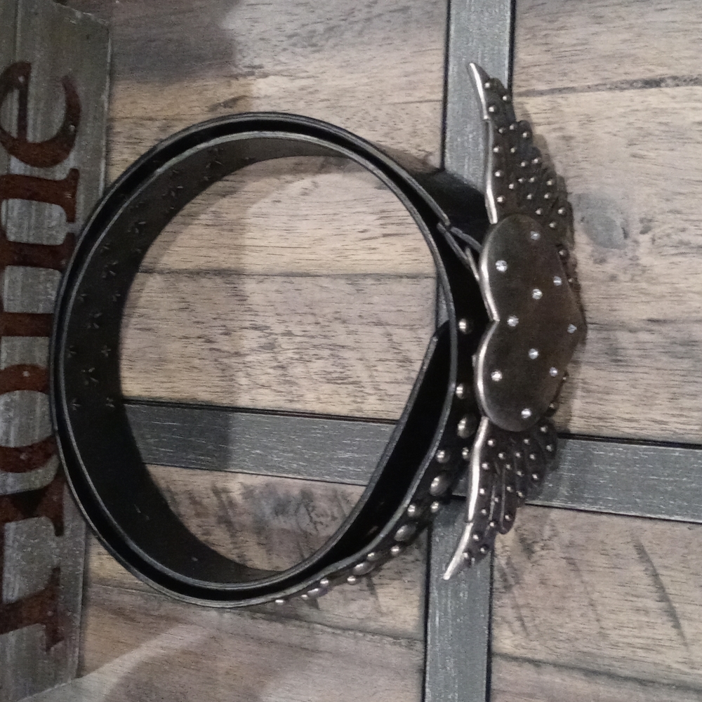 Belt With Heart and wings rhinestone and metal studed. - Picture 6 of 10